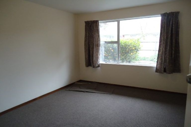 Photo of property in 2/7 Division Street, Riccarton, Christchurch, 8041