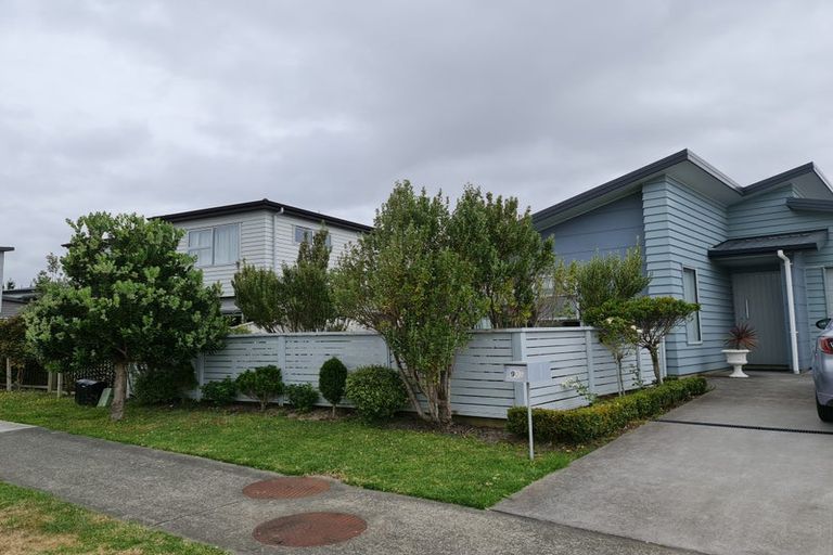 Photo of property in 1/90b Endeavour Drive, Whitby, Porirua, 5024