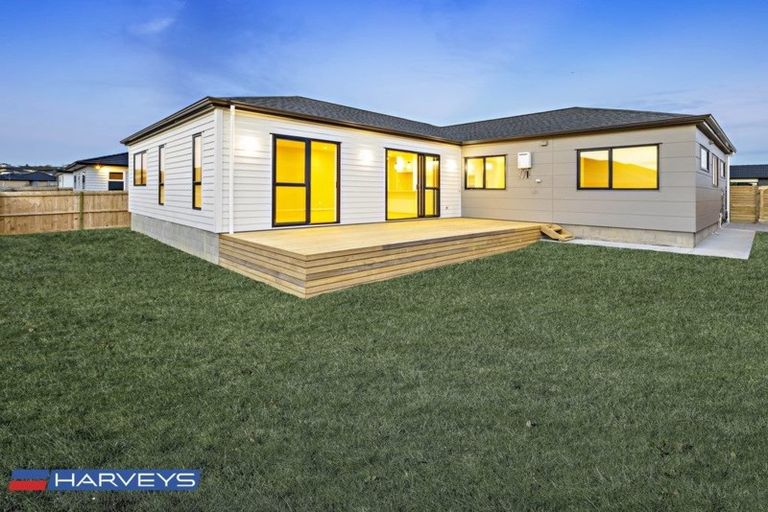Photo of property in 12 Twin Parks Rise, Papakura, 2110