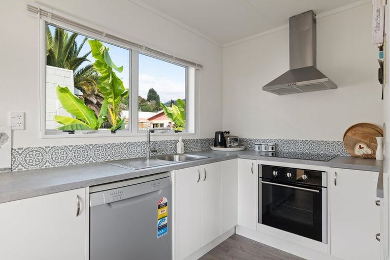 Photo of property in 2/16 Parkers Road, Tahunanui, Nelson, 7011