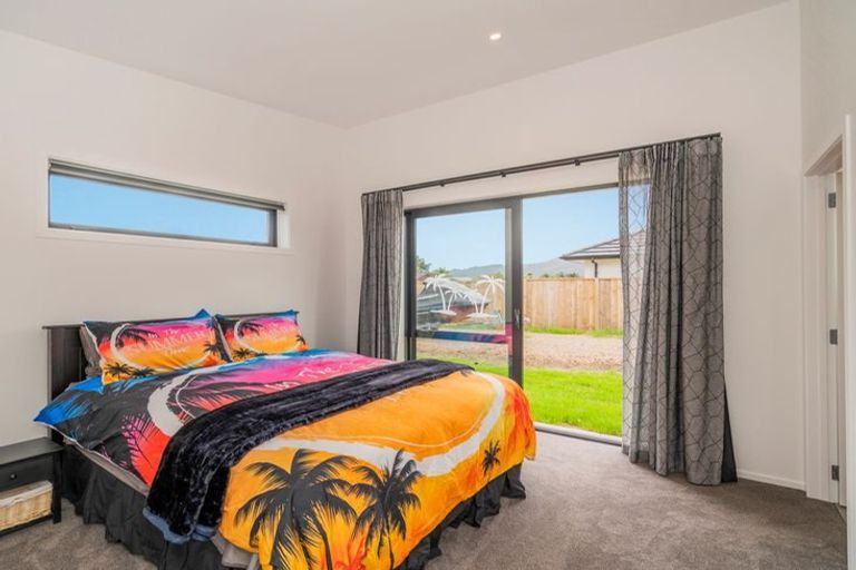 Photo of property in 15 Palm Drive, Whitianga, 3510