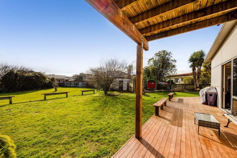 Photo of property in 17 Elizabeth Grove, Stratford, 4332