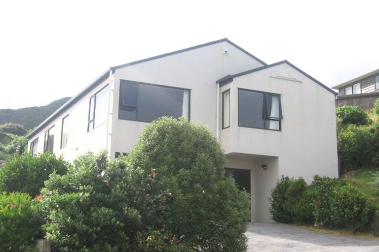 Photo of property in 2 Kapil Grove, Khandallah, Wellington, 6035