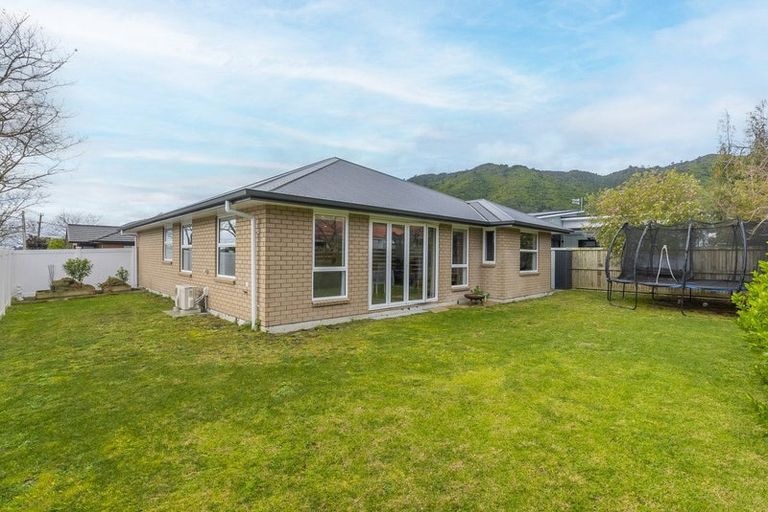 Photo of property in 27 Parata Street, Waikanae, 5036