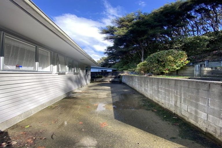 Photo of property in 30 Deller Grove, Silverstream, Upper Hutt, 5019