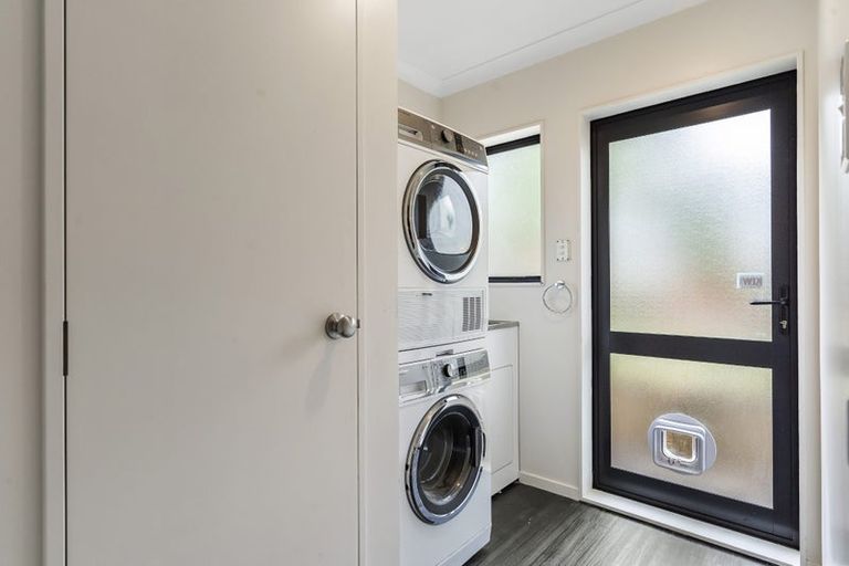 Photo of property in 136 Lynwood Road, New Lynn, Auckland, 0600