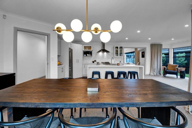 Photo of property in 81 Pacific Drive, Fitzherbert, Palmerston North, 4410