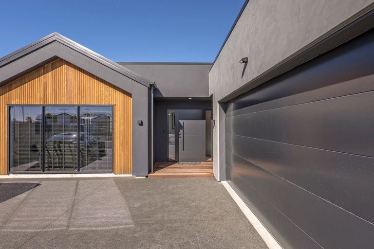 Photo of property in 3 Perks Drive, Halswell, Christchurch, 8025