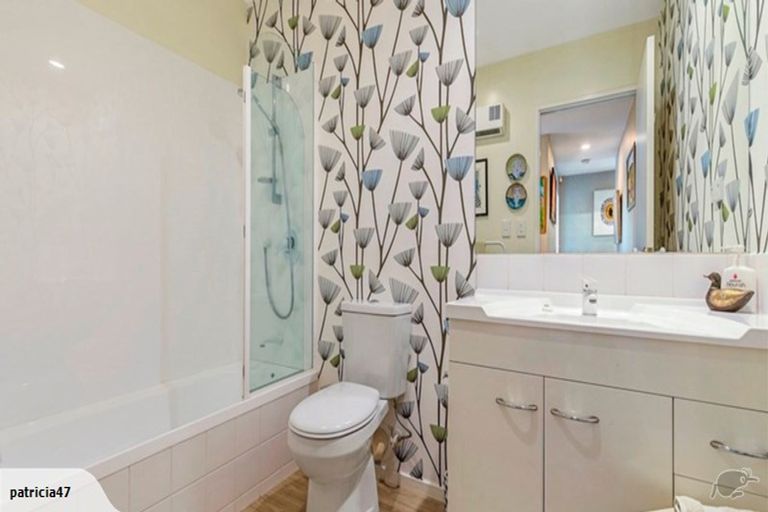 Photo of property in 1/262 Onewa Road, Birkenhead, Auckland, 0626