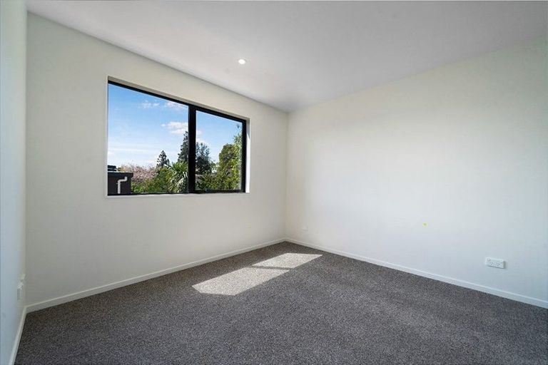 Photo of property in 7/16 Hewlett Road, Massey, Auckland, 0614