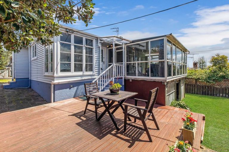 Photo of property in 29 Astley Avenue, New Lynn, Auckland, 0600