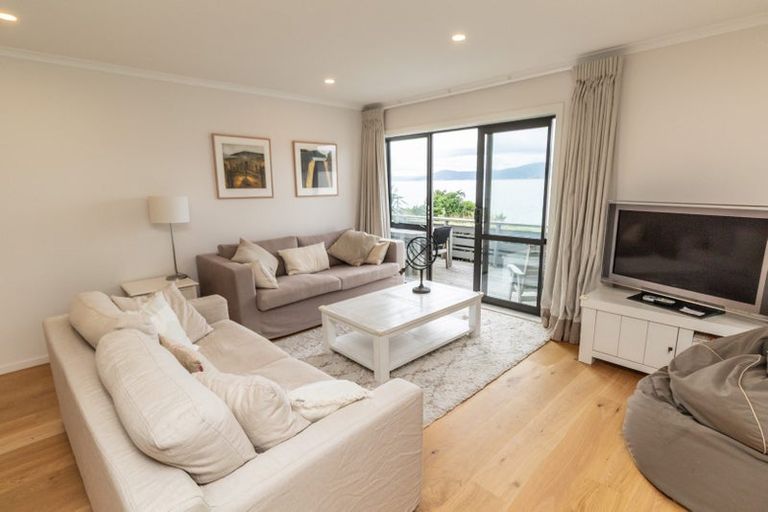 Photo of property in 123 Marine Parade, Seatoun, Wellington, 6022