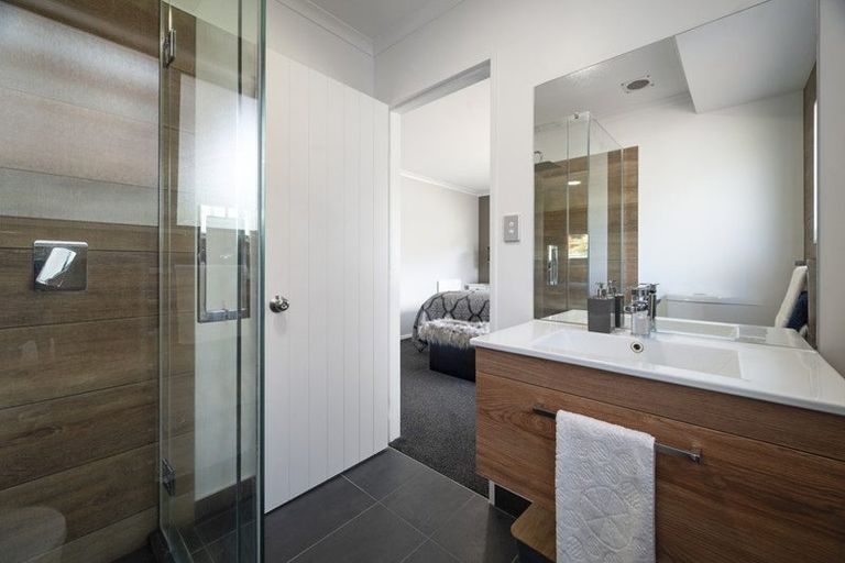 Photo of property in 9 Caulfield Place, Pukehangi, Rotorua, 3015