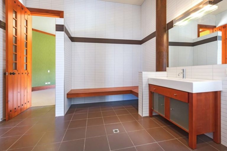 Photo of property in 132 Milne Drive, Paraparaumu, 5032