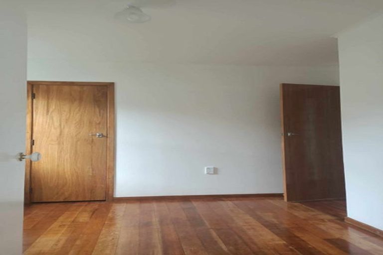 Photo of property in 44 Waverley Avenue, Glenfield, Auckland, 0629