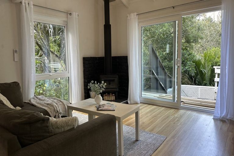 Photo of property in 4 Hiwihau Place, Glenfield, Auckland, 0629