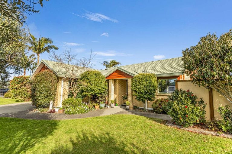 Photo of property in 4 Mayfair Close, Whitianga, 3510