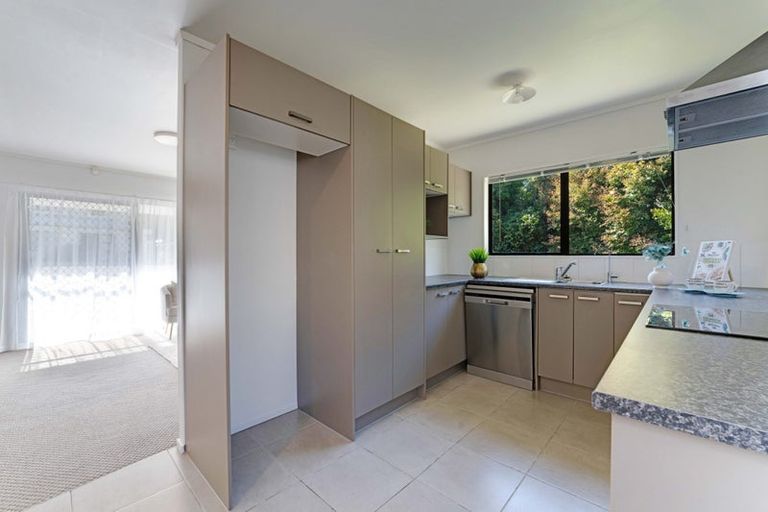 Photo of property in 2/95 Fairclough Road, Beach Haven, Auckland, 0626