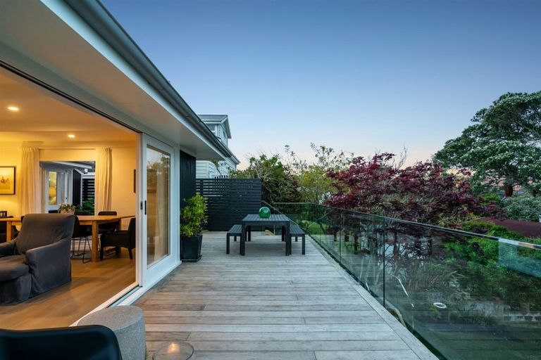 Photo of property in 51 Hinemoa Street, Birkenhead, Auckland, 0626