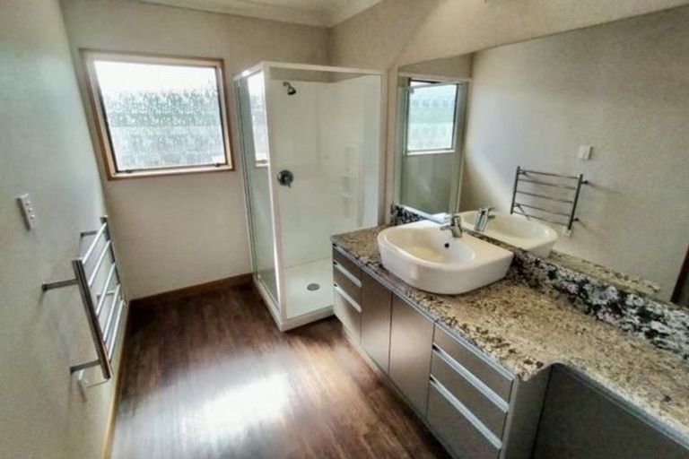 Photo of property in 99a Atawhai Road, Fitzherbert, Palmerston North, 4410