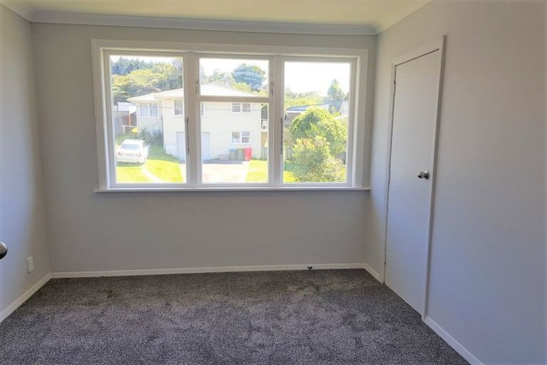Photo of property in 38 Cardiff Crescent, Cannons Creek, Porirua, 5024