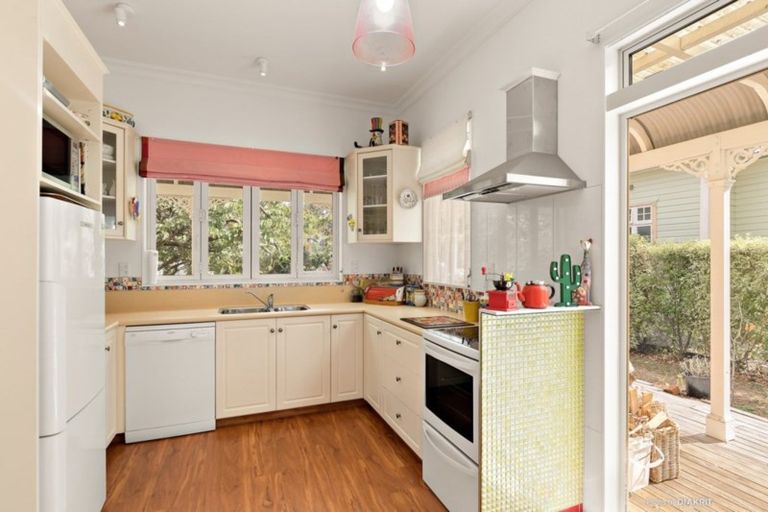 Photo of property in 208 Main Street, Greytown, 5712