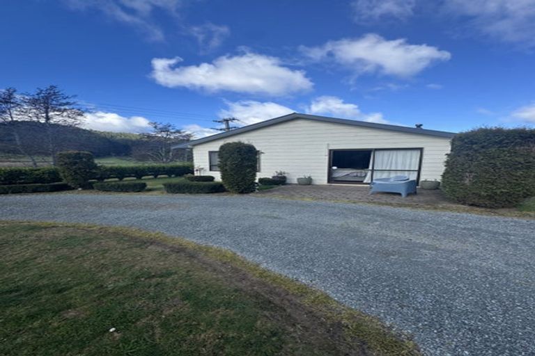 Photo of property in 1140 Blue Mountains Road, Blue Mountains, Upper Hutt, 5371
