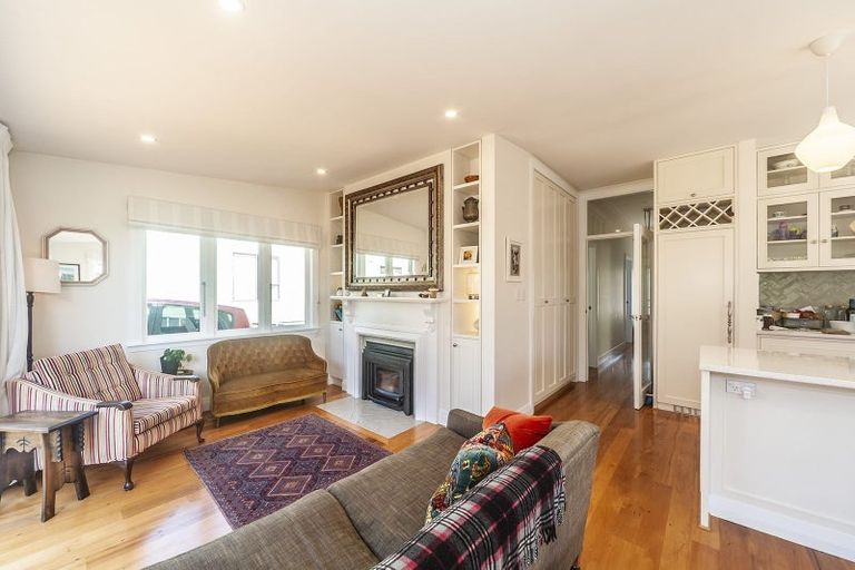 Photo of property in 10 Herald Terrace, Berhampore, Wellington, 6023