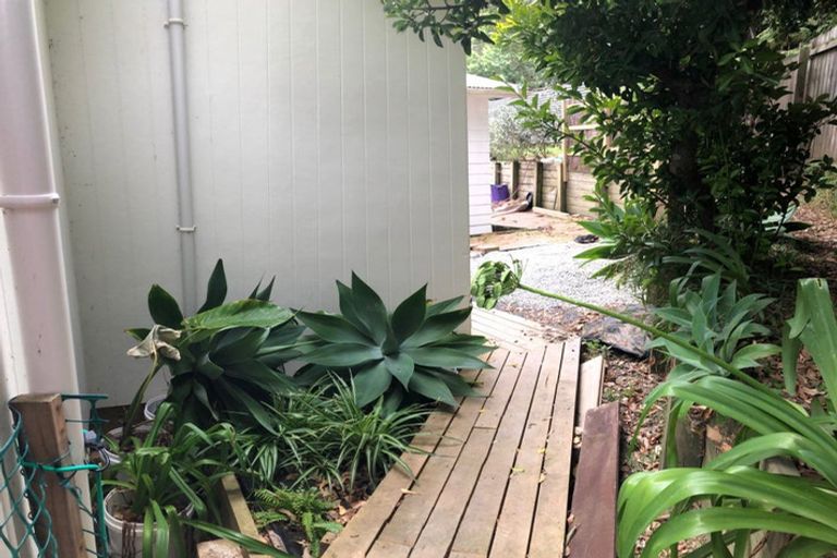 Photo of property in 29 Deverell Place, Northcross, Auckland, 0632