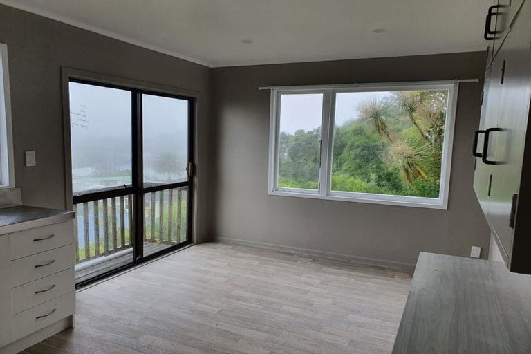 Photo of property in 38 Bassett Road, Johnsonville, Wellington, 6037