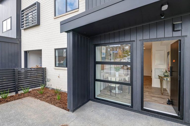 Photo of property in 4/3 Kawau Close, Orewa, 0931