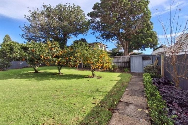 Photo of property in 17 Endeavour Avenue, Welcome Bay, Tauranga, 3112