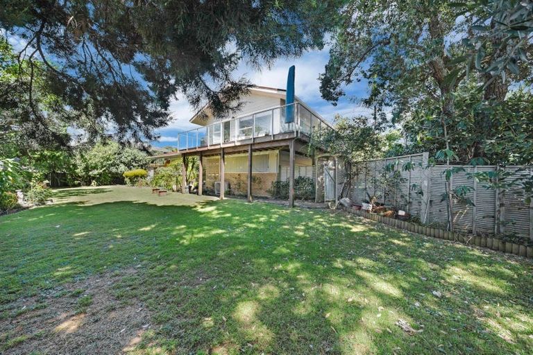 Photo of property in 2 Tudward Glade, Hillcrest, Auckland, 0627