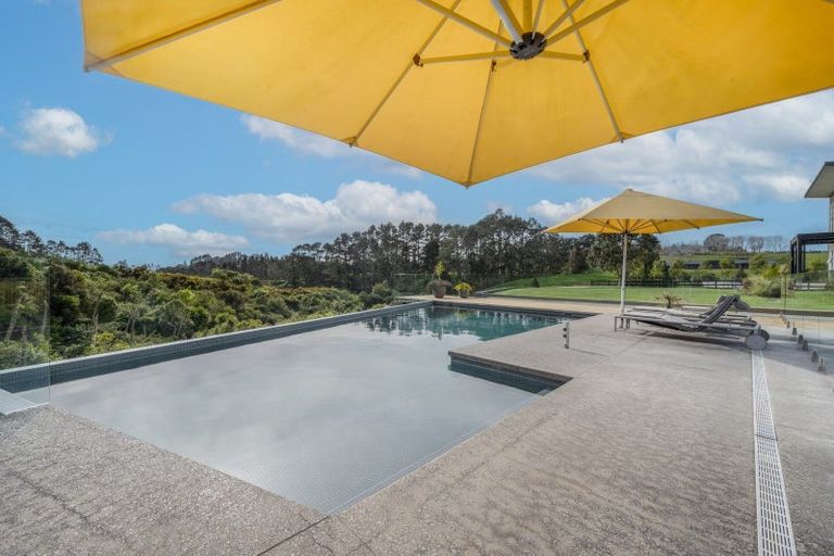 Photo of property in 426 Whitford Road, Whitford, Howick, 2571