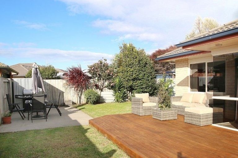 Photo of property in 11 Grabella Place, Papamoa Beach, Papamoa, 3118