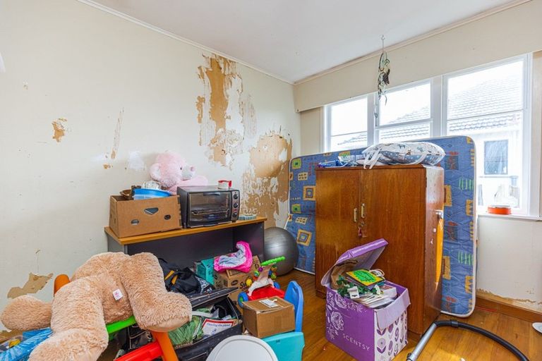 Photo of property in 215 Puriri Street, Castlecliff, Whanganui, 4501