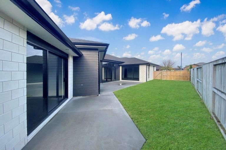 Photo of property in 16 Helen June Avenue, Flagstaff, Hamilton, 3210