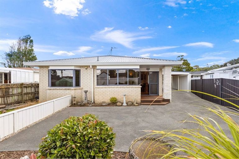 Photo of property in 34 Pine Road, Orewa, 0931