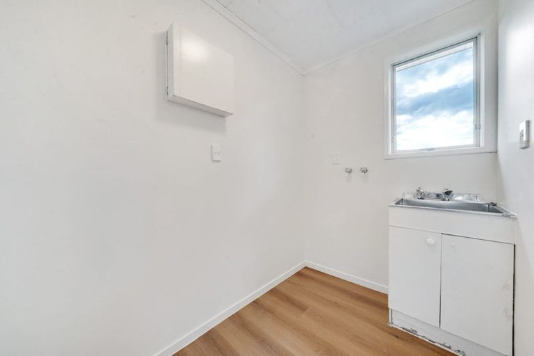 Photo of property in 54 Pukeroa Place, Papakura, 2110