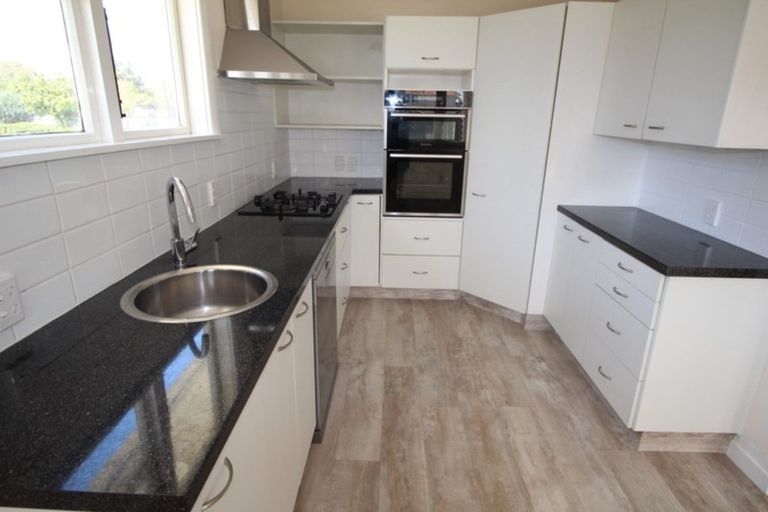 Photo of property in 3 Bristol Crescent, Roslyn, Palmerston North, 4414