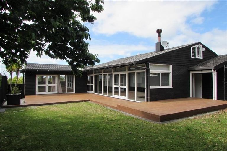 Photo of property in 46 Grenada Avenue, Forrest Hill, Auckland, 0620