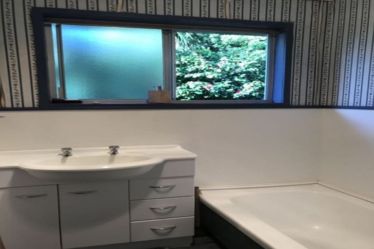 Photo of property in 37 Seon Place, Birkdale, Auckland, 0626