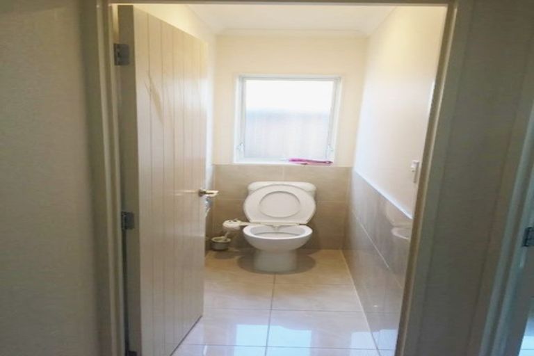 Photo of property in 16 Monash Place, Flat Bush, Auckland, 2016