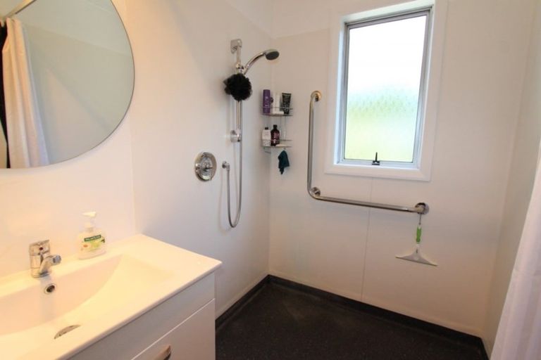 Photo of property in 9 Olsen Street, Eketahuna, 4900