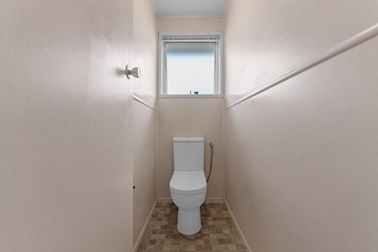 Photo of property in 51 Cedar Heights Avenue, Massey, Auckland, 0614