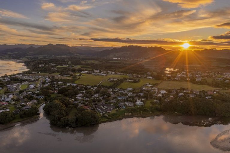 Photo of property in 12 Marina Way, Athenree, Katikati, 3177