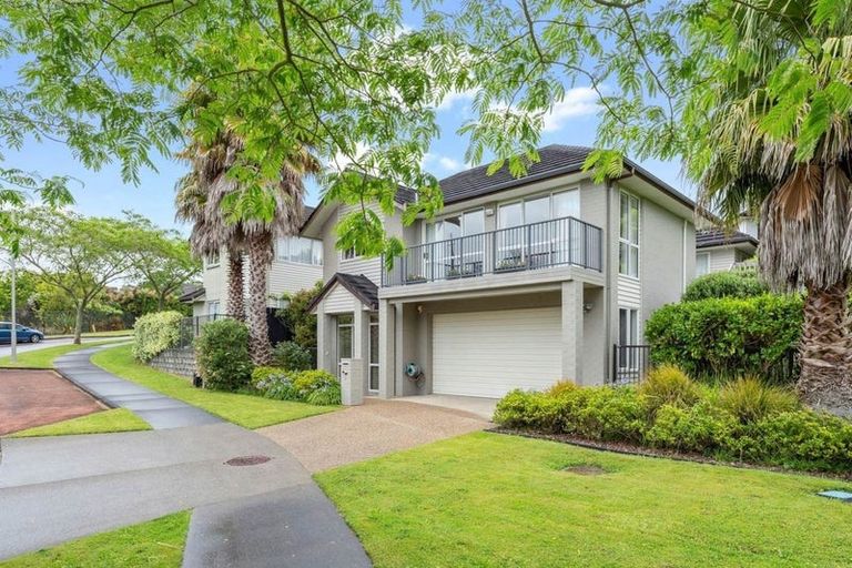 Photo of property in 1 Mural Place, Greenhithe, Auckland, 0632