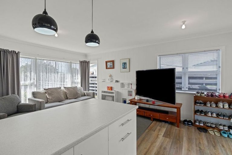 Photo of property in 16 Bledisloe Street, Levin, 5510