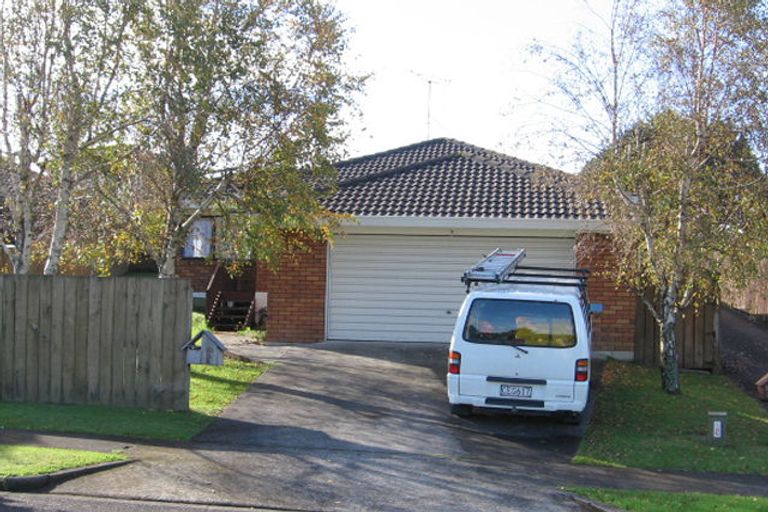 Photo of property in 2/52 Channing Crescent, Botany Downs, Auckland, 2010
