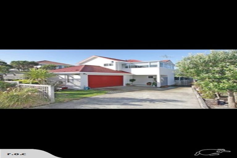 Photo of property in 25 Bowes Crescent, Strathmore Park, Wellington, 6022